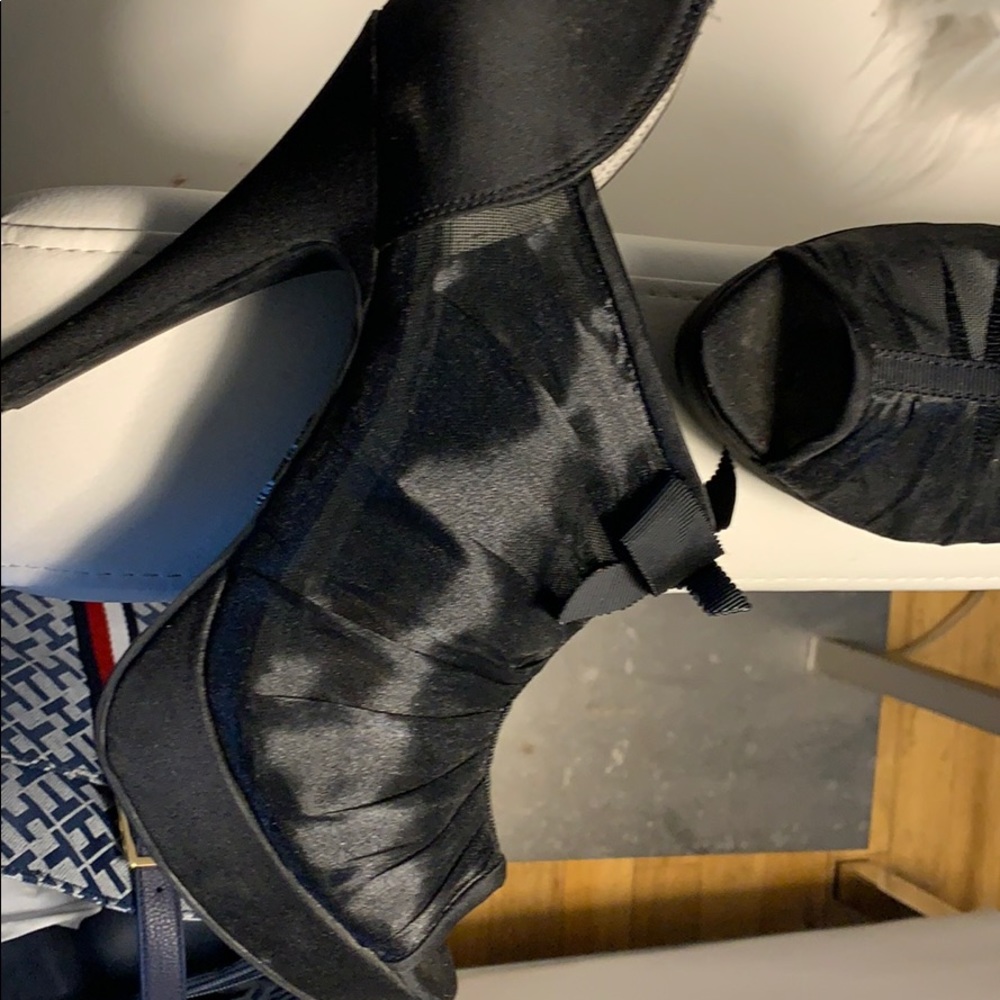 Shoes - Picture 6 of 6